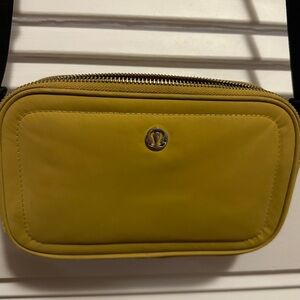 Lululemon Crossbody Camera Bag 2L